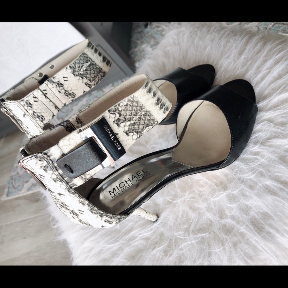 Michael Kors Giuliana Open Toe Printed Leather Sz9